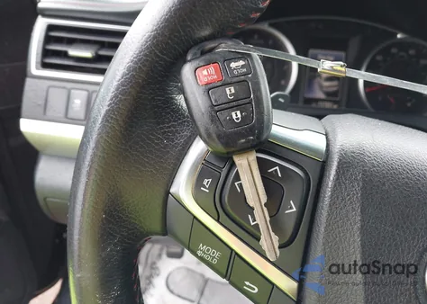 2015 Toyota Camry Se z USA, uszkodzony, nr VIN 4T1BF1FK5FU086747